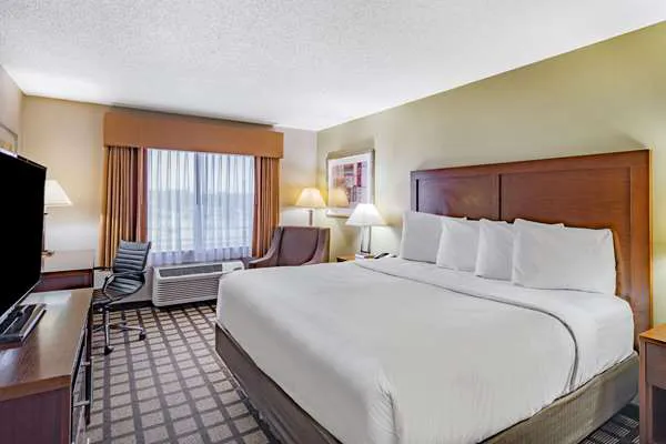 Baymont by Wyndham Gurnee 4