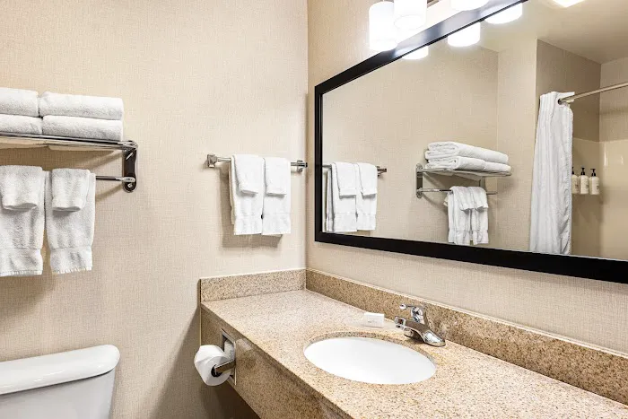 Boarders Inn & Suites by Cobblestone Hotels - Shawano 4