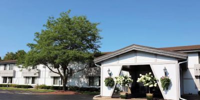Shawano Four Seasons Hotel