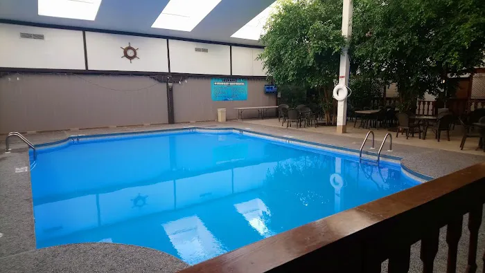 Shawano Four Seasons Hotel 4