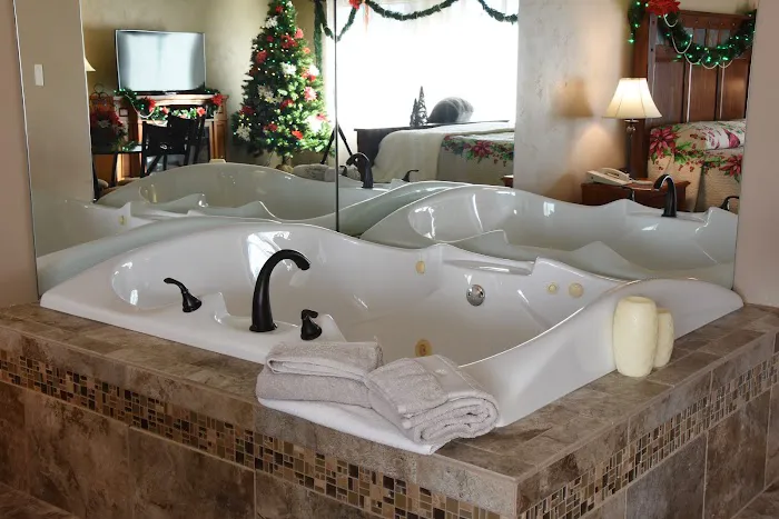 Shawano Four Seasons Hotel 4