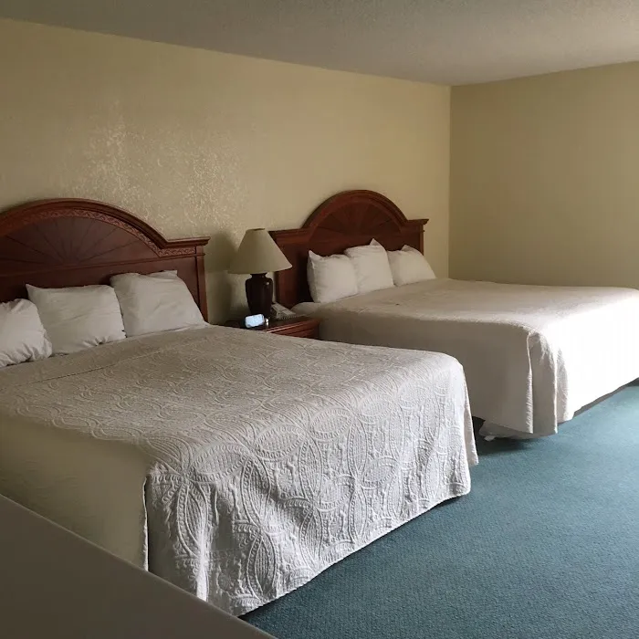 Shawano Four Seasons Hotel 4