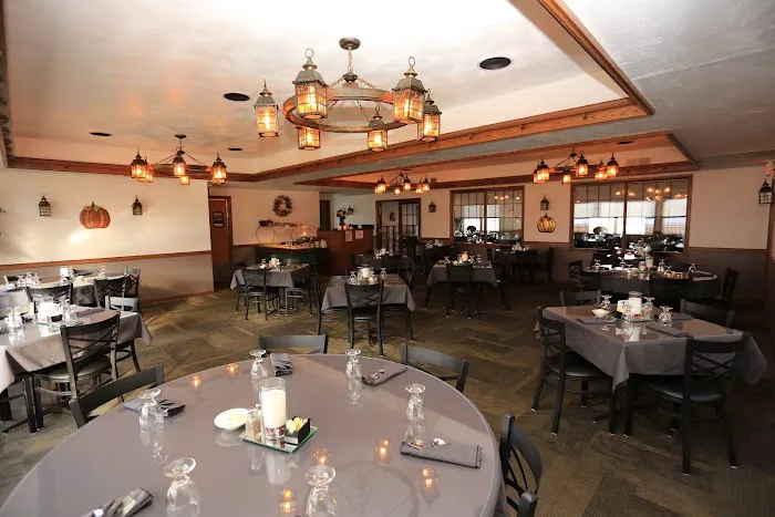 Shawano Four Seasons Hotel 4