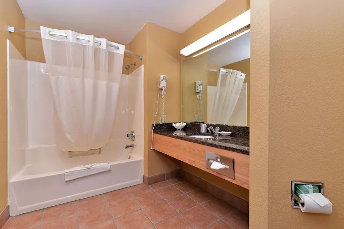 Haven Hotel Shawano WI 4