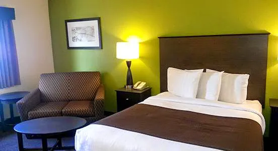 AmericInn by Wyndham Oshkosh 4