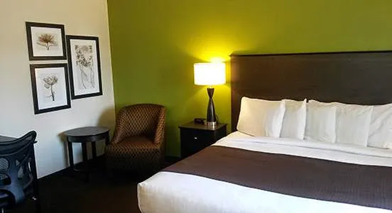 AmericInn by Wyndham Oshkosh 4
