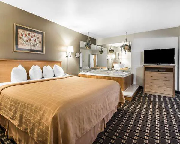Quality Inn Mauston I-90 4