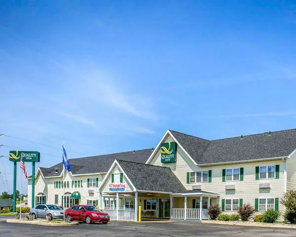 Quality Inn Mauston I-90 4