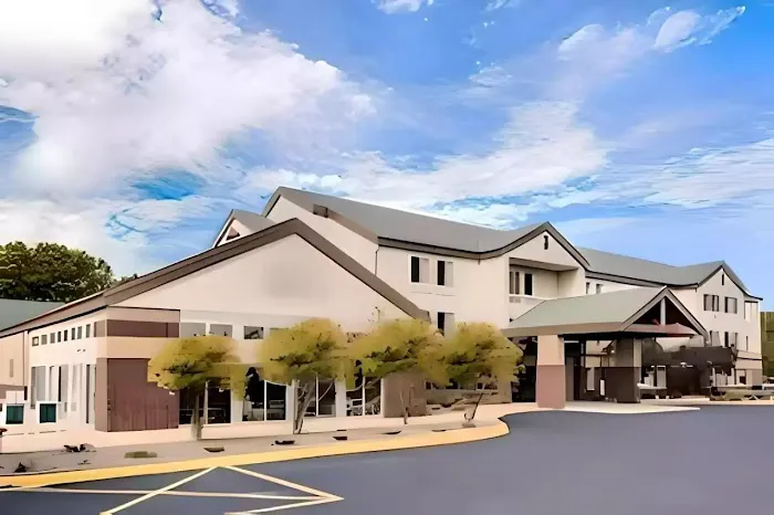 Comfort Inn & Suites 4