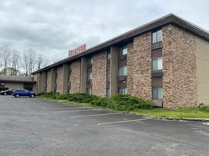 The Voyageur Inn and Conference Center 4