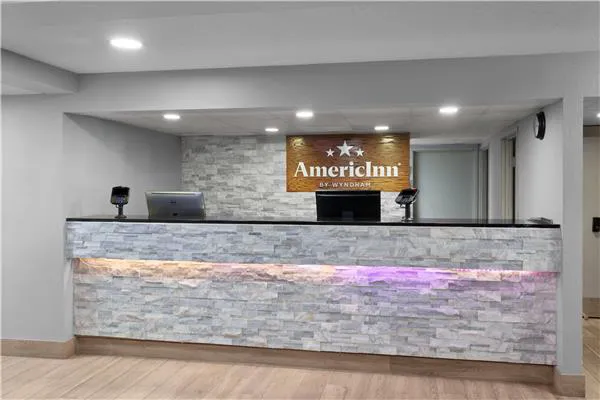 AmericInn by Wyndham Reedsburg 4