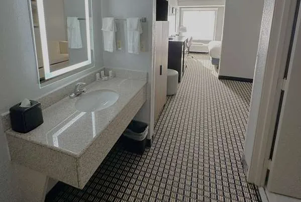 AmericInn by Wyndham Reedsburg 4