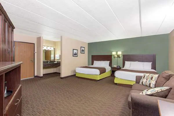 AmericInn by Wyndham West Salem 4