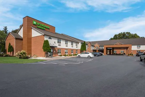 Ramada by Wyndham Galena Hotel & Day Spa 4