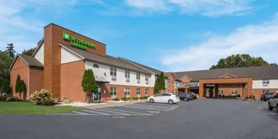 Ramada by Wyndham Galena Hotel & Day Spa