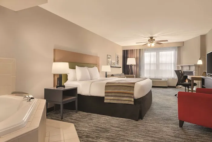 Country Inn & Suites by Radisson, Galena, IL 4