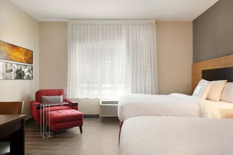 TownePlace Suites Dubuque Downtown 5