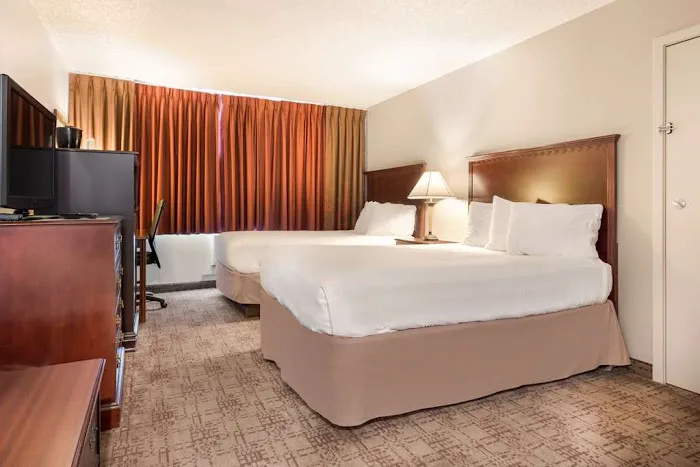 SureStay by Best Western Thomson 4