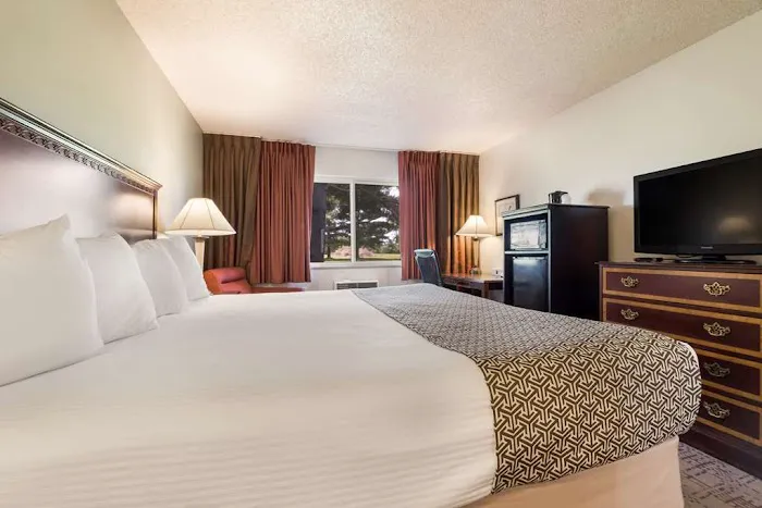 SureStay by Best Western Thomson 4