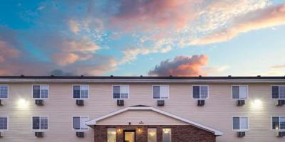 Super 8 by Wyndham Clinton