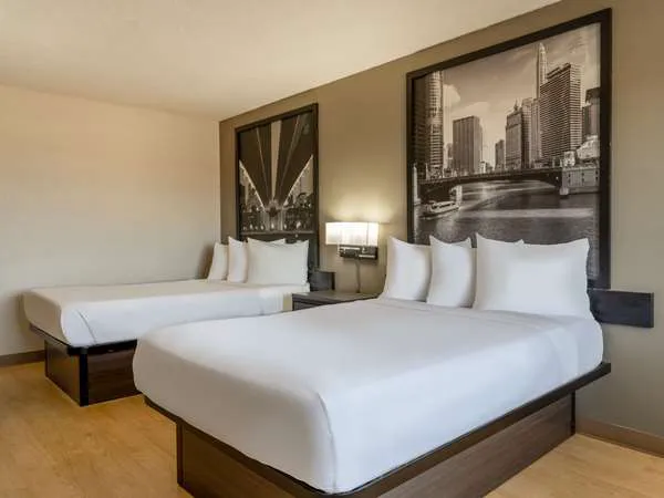 Super 8 by Wyndham Clinton 4