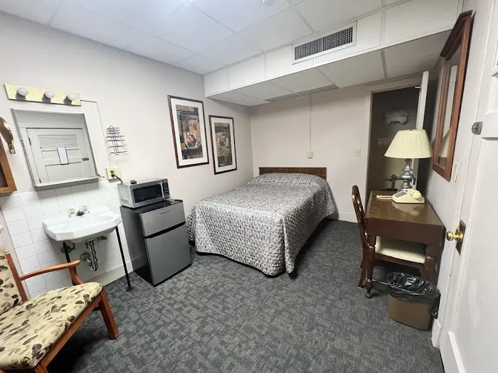 Canfield Hotel Dubuque 5