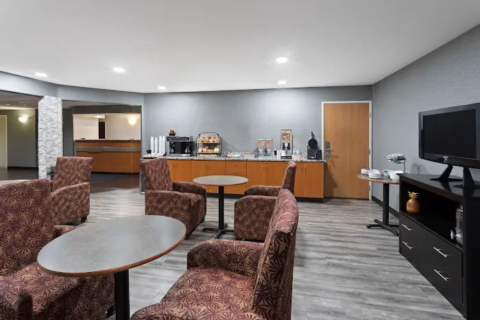 Americas Best Value Inn & Suites Racine 4