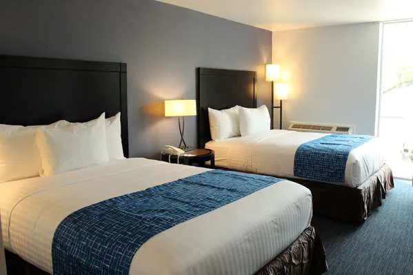 Travelodge by Wyndham Water's Edge Hotel - Racine 4