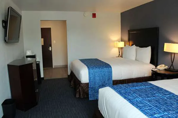 Travelodge by Wyndham Water's Edge Hotel - Racine 4