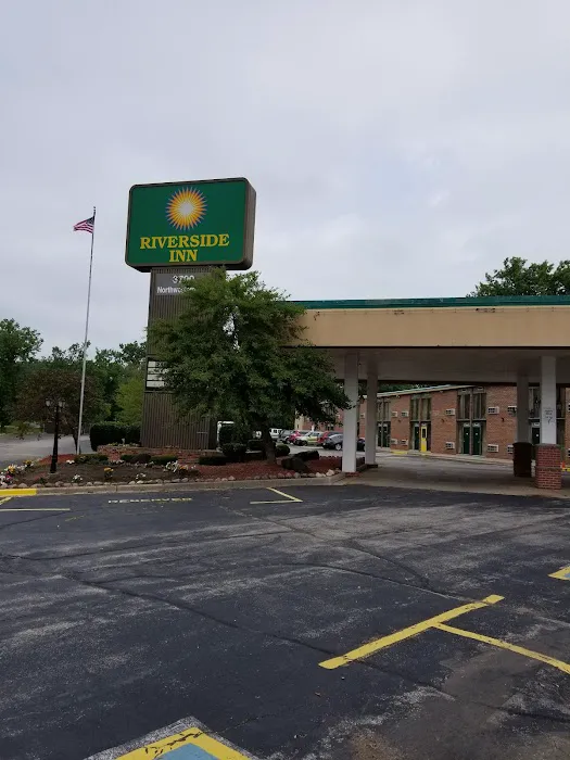 Riverside Inn Racine 4
