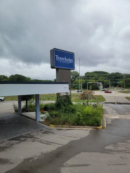 Riverside Inn Racine 4