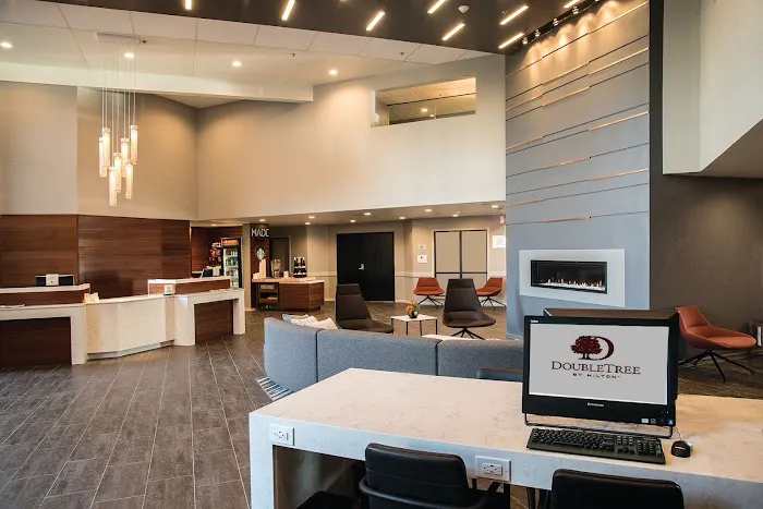 DoubleTree by Hilton Racine Harbourwalk 4