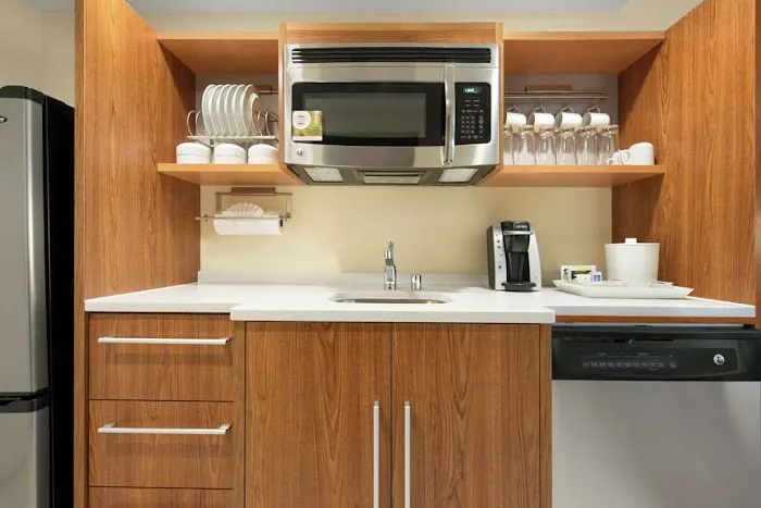 Home2 Suites by Hilton Milwaukee Airport 5