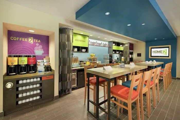 Home2 Suites by Hilton Milwaukee Airport 5