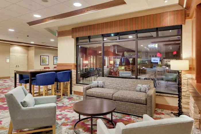 Hilton Garden Inn Milwaukee Airport 5