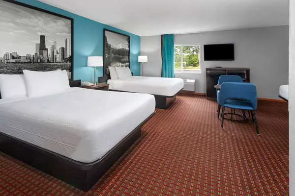 Super 8 by Wyndham McHenry/Fox Lake Area 4