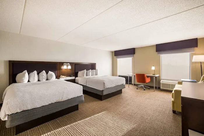 Hampton Inn McHenry 4