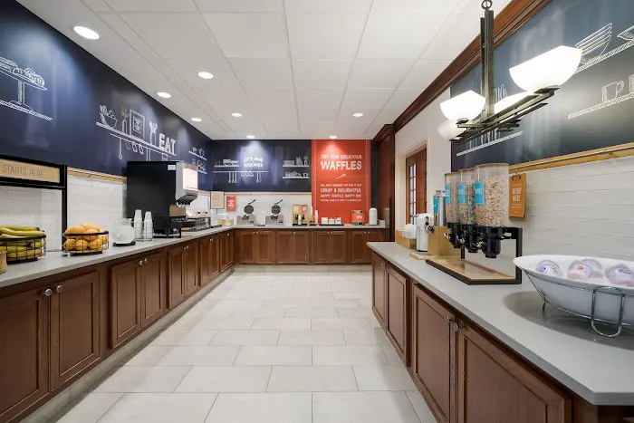 Hampton Inn McHenry 4