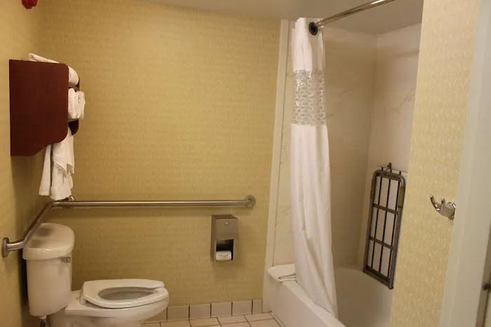 Hampton Inn McHenry 4