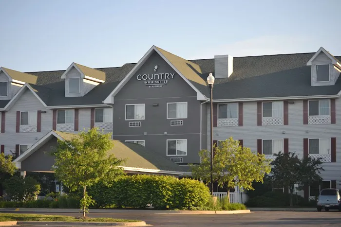 Country Inn & Suites by Radisson, Gurnee, IL 4