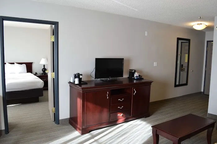 Country Inn & Suites by Radisson, Gurnee, IL 4