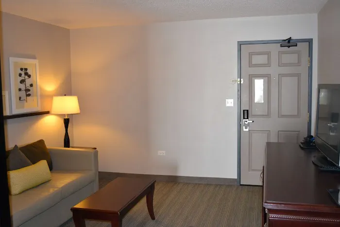 Country Inn & Suites by Radisson, Gurnee, IL 4