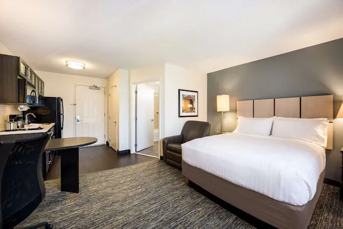 Sonesta Simply Suites Chicago Libertyville 4