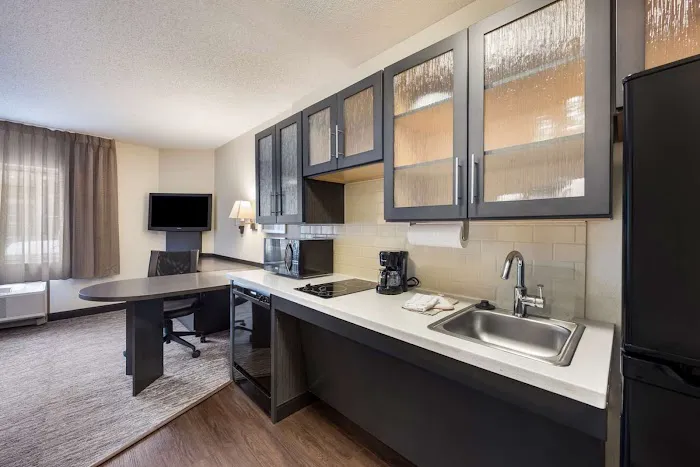 Sonesta Simply Suites Chicago Libertyville 4