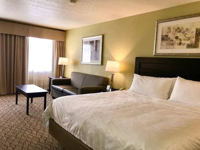 Holiday Inn Express & Suites Chicago-Libertyville by IHG 4