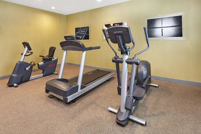 Holiday Inn Express & Suites Chicago-Libertyville by IHG 4
