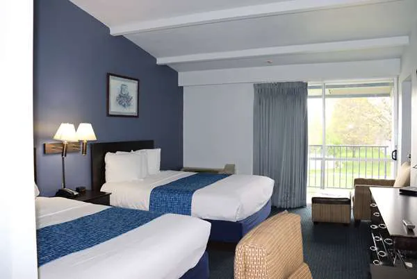 Travelodge by Wyndham Milwaukee 5