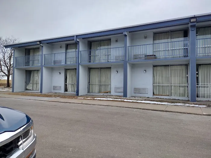 Travelodge by Wyndham Milwaukee 5