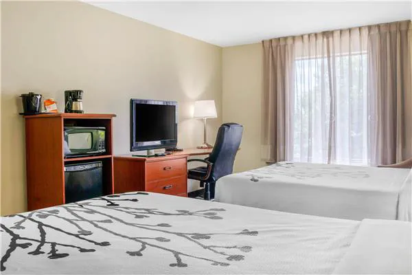 Sleep Inn & Suites Milwaukee Airport 5