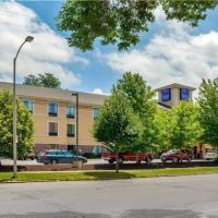 Sleep Inn & Suites Milwaukee Airport ico